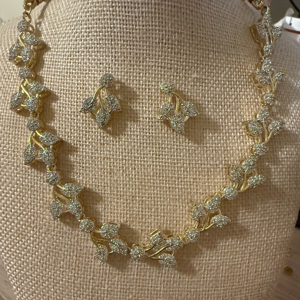 Gold Tone Crystal Leaf Vine Necklace and‎ Earring Set Bridal Formal Jewelry